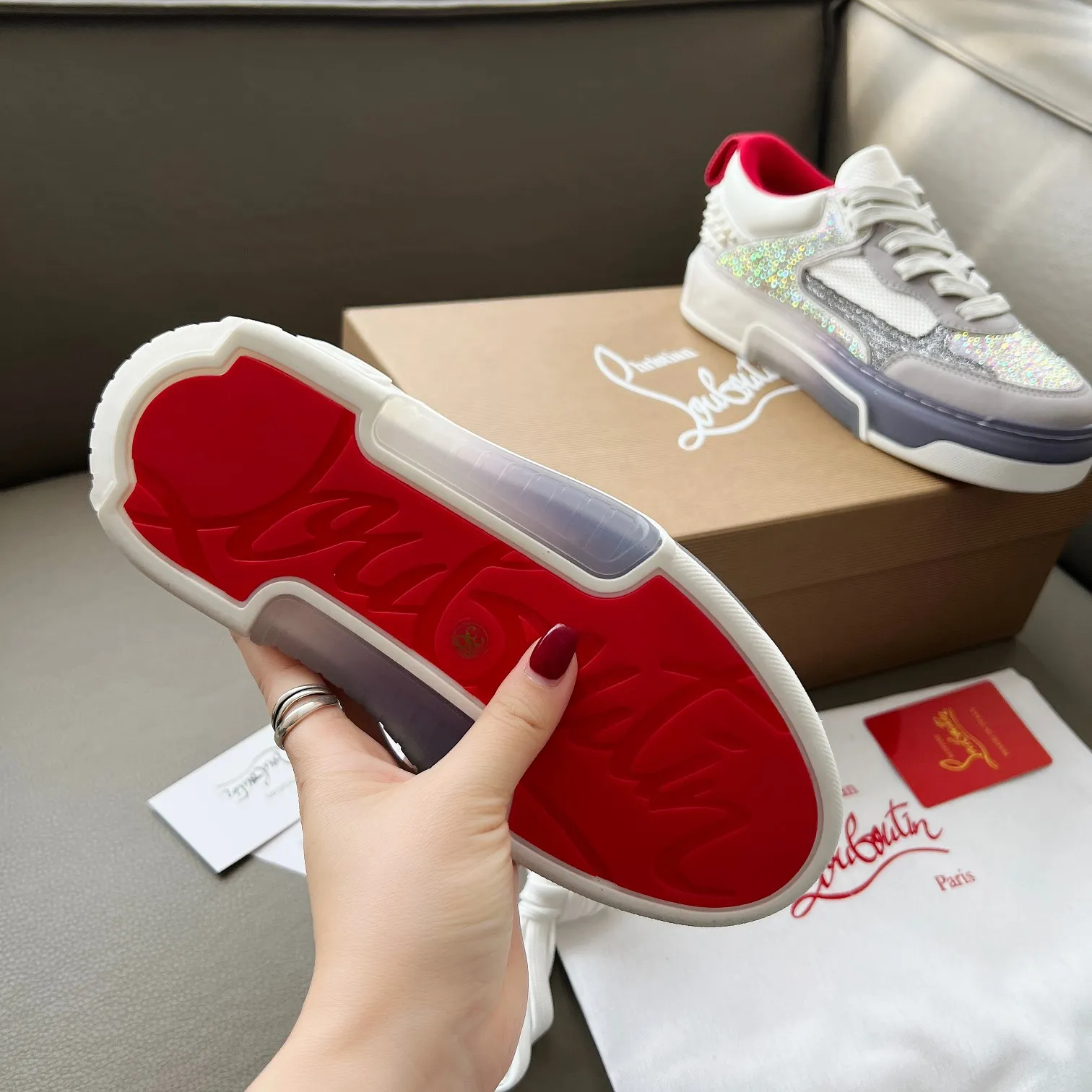 Men's shoes 💰760 🌹🌹🌹̋ Wang Junkai Yang Mi Xu Kai Zhang Jingyi Ding Chengxin Chen Muchi Wang Ziyi Same style Christian Louboutin 2024 [New product] Drill surface ASTROLOUBI lesbian thick-soled sports shoes red-soled shoes perfectly integrate fashion and sports, The fabrics are made of luxurious calfskin, soft suede, smooth satin and laminated leather, and the back is decorated with classic rivets. The interior is blended with a knitted tongue for added durability, breathability and quick-drying comfort. The outsole is made of a combination of EVA foam and imported rubber, and the colorful CL iconic letters on the side of the outsole show the brand's unique style. It is a ceiling-level comfortable skate shoe! ! ! Multiple colors available, currently women’s sizes 35-39 (40 custom made)